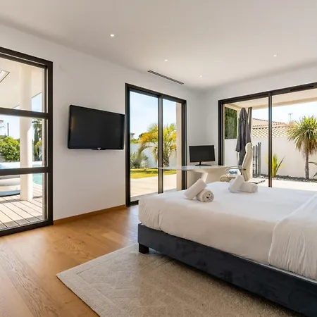 Villa Boston Luxury With Pool And Cali Vibes