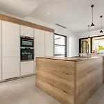 Villa Boston Pool Sauna Walk To