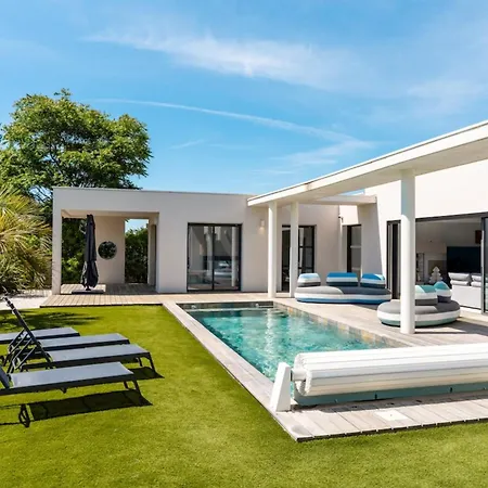 Boston Luxury With Pool And Cali Vibes