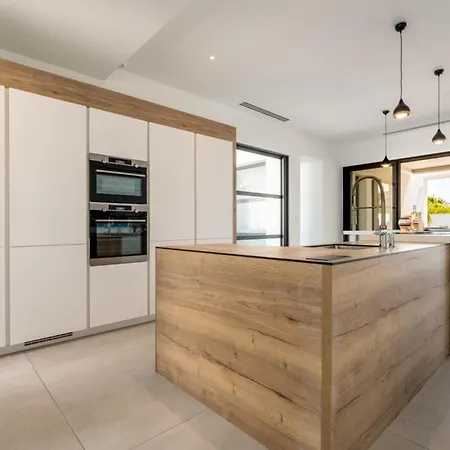 Willa Boston Luxury With Pool And Cali Vibes