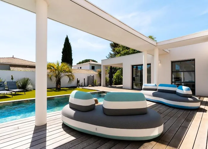 Villa Boston Pool Sauna Walk To