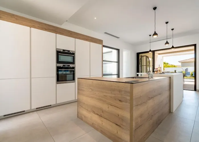 Villa Boston Luxury With Pool And Cali Vibes