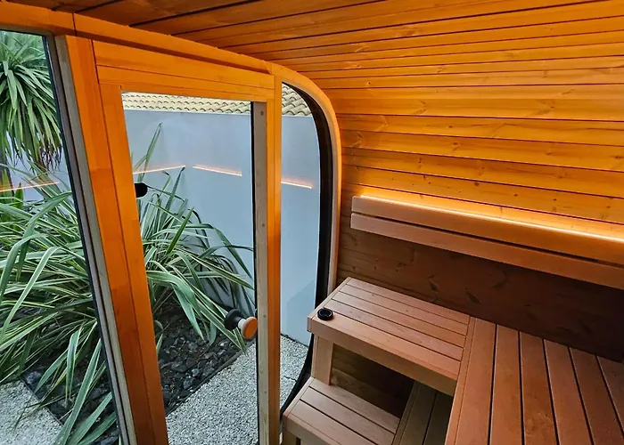 Villa Boston Pool Sauna Walk To