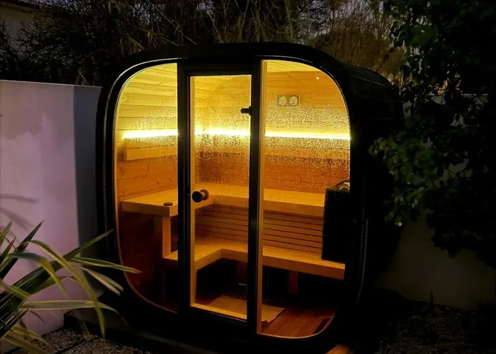 Villa Boston Pool Sauna Walk To
